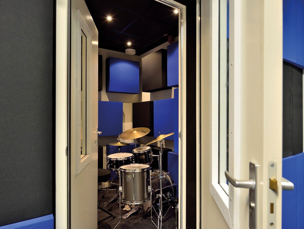 akustik stüdyo kapısı